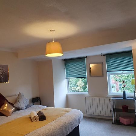Lovely 1Bedrood Apartment Guildford Bagian luar foto