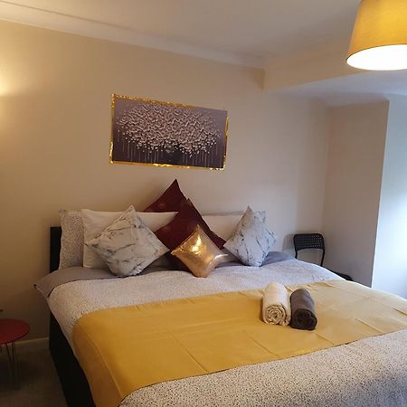 Lovely 1Bedrood Apartment Guildford Bagian luar foto
