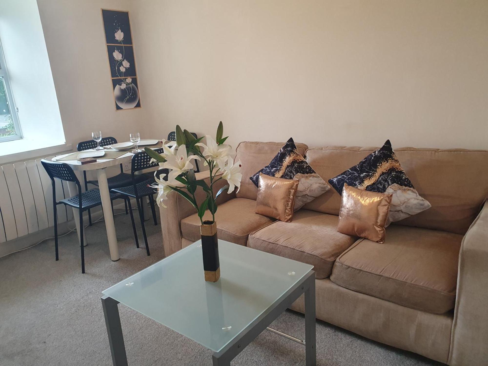Lovely 1Bedrood Apartment Guildford Bagian luar foto