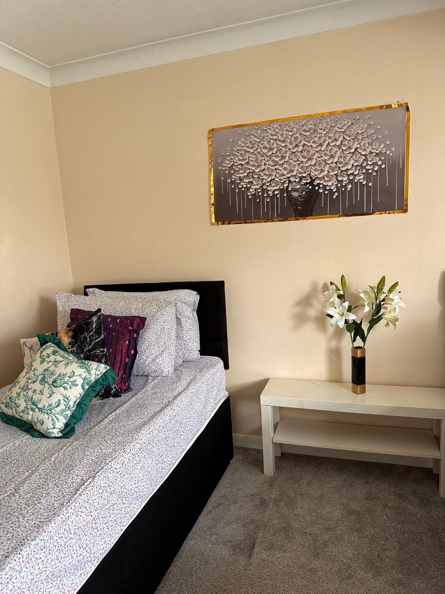 Lovely 1Bedrood Apartment Guildford Bagian luar foto